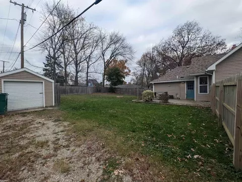 Exterior - 908 Cedar, Saint Clair, MI 48079 photo 8 of 10