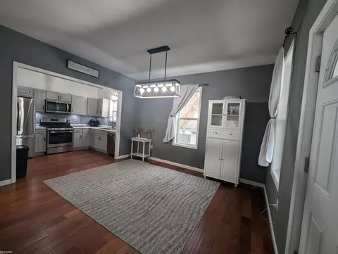 Entry Way - 908 Cedar, Saint Clair, MI 48079 photo 3 of 7