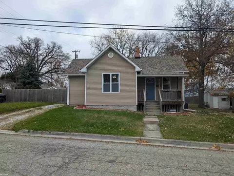 Exterior - 908 Cedar, Saint Clair, MI 48079 photo 2 of 10