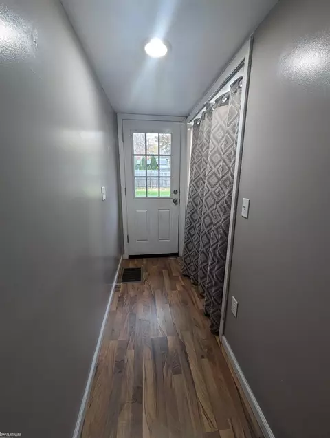 Entry Way - 908 Cedar, Saint Clair, MI 48079 photo 7 of 7