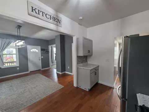 Entry Way - 908 Cedar, Saint Clair, MI 48079 photo 5 of 7