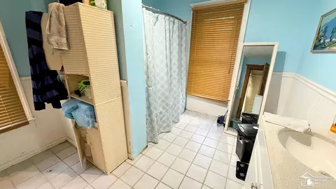 Bath - 1402 Monroe, Carleton, MI 48117 photo 2 of 3
