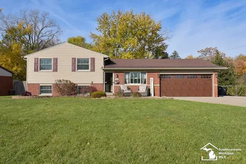 11042 Katherine St, Taylor, MI 48180