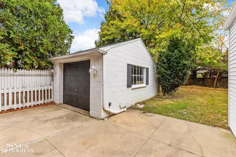 19216 Raymond, Grosse Pointe Woods, MI 48236 photo 34