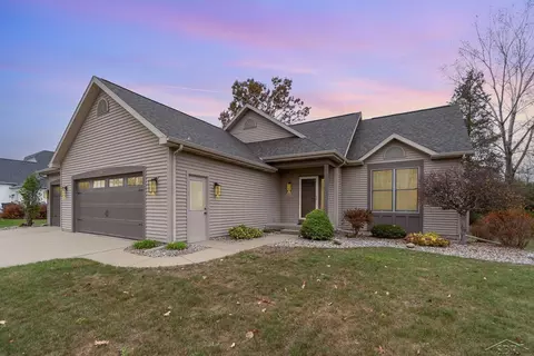 4612 Cedar Crst, Saginaw, MI 48603