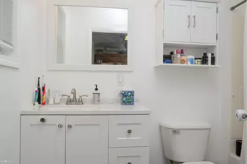 433 E Comstock, Owosso, MI 48867 photo 9