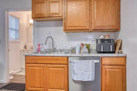 433 E Comstock, Owosso, MI 48867 photo 4