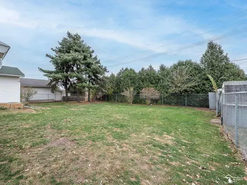 2020 Sheick, Monroe, MI 48162 photo 27