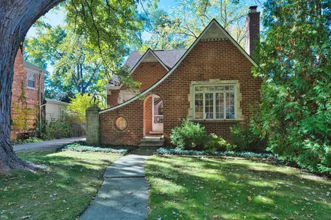 Exterior - 831 Washington, Grosse Pointe, MI 48230 photo 2 of 6