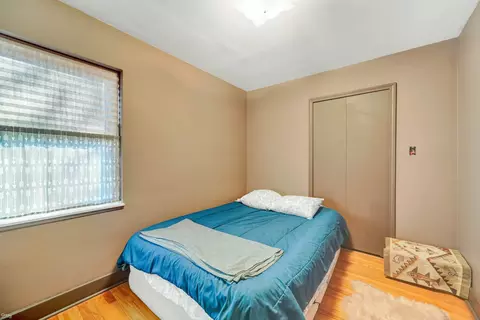 Bedroom - 831 Washington, Grosse Pointe, MI 48230 photo 3 of 6