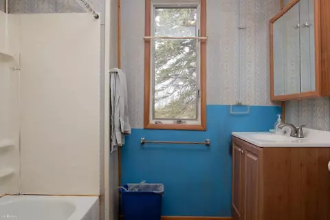Bath - 108 Marion, Owosso, MI 48867 photo 1 of 1