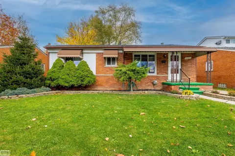 29200 Hughes, Saint Clair Shores, MI 48081