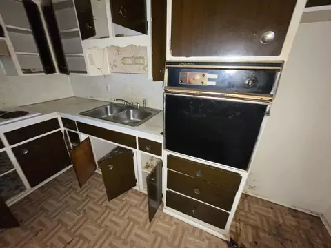 Kitchen - 1259 Sutton, Flint, MI 48504 photo 2 of 2