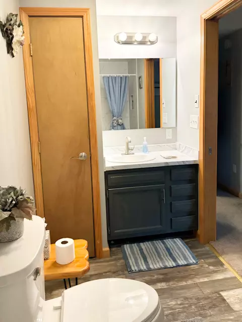 Bath - 1582 Dormie, Gladwin, MI 48624 photo 1 of 5