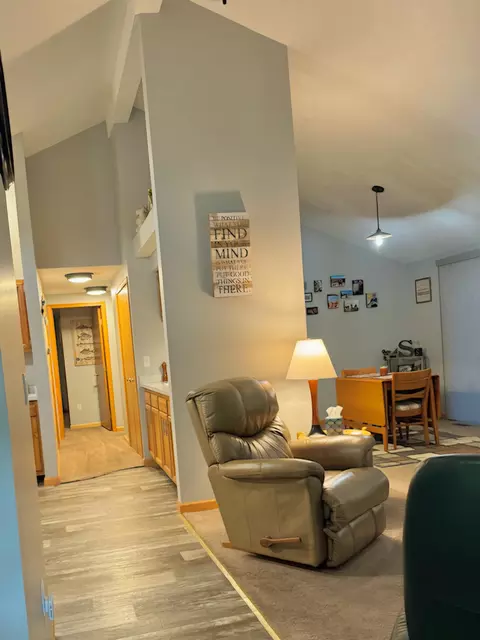 Entry Way - 1582 Dormie, Gladwin, MI 48624 photo 6 of 7