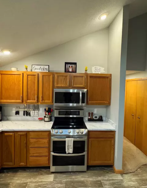 Kitchen - 1582 Dormie, Gladwin, MI 48624 photo 7 of 11