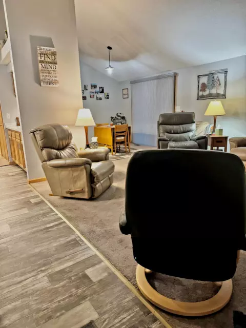 Living - 1582 Dormie, Gladwin, MI 48624 photo 3 of 5