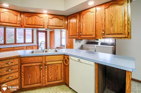 Kitchen - 1006 Franklin, Flint, MI 48503 photo 3 of 5