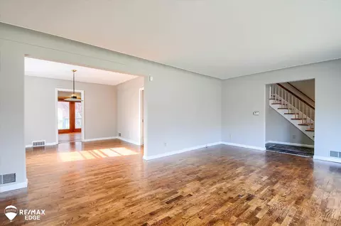 Living - 1006 Franklin, Flint, MI 48503 photo 3 of 6