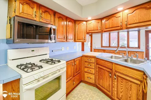 Kitchen - 1006 Franklin, Flint, MI 48503 photo 4 of 5
