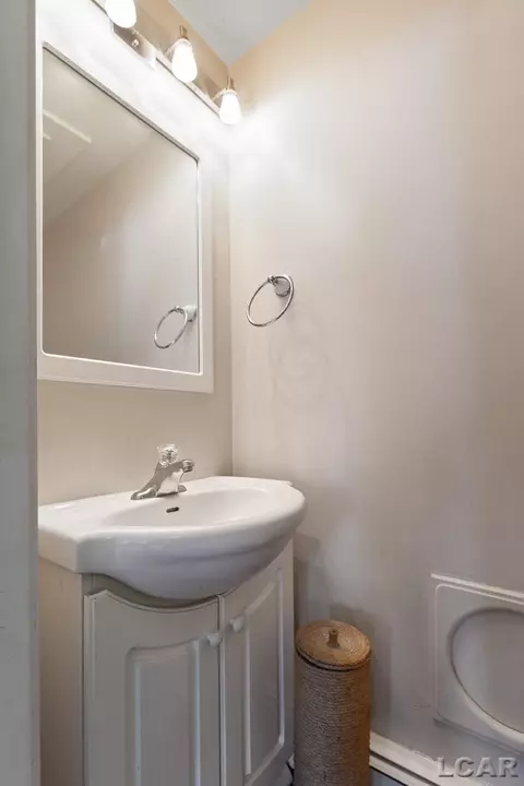 Bath - 1400 Longfellow, Jackson, MI 49202 photo 1 of 3
