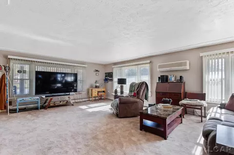 Living - 1400 Longfellow, Jackson, MI 49202 photo 4 of 5