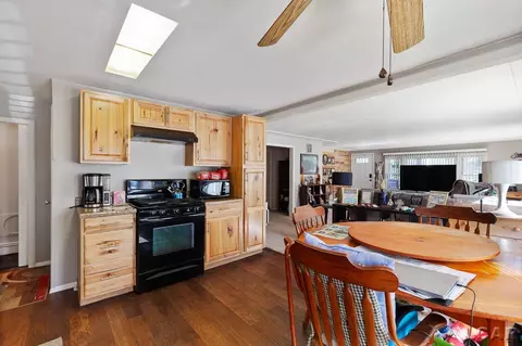 Kitchen - 1400 Longfellow, Jackson, MI 49202 photo 3 of 3