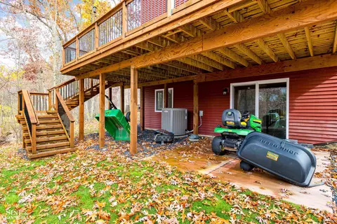 Exterior - 170 Slider, Howell, MI 48843 photo 4 of 11