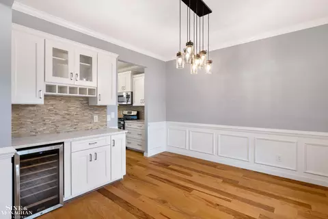 Dining - 170 Slider, Howell, MI 48843 photo 1 of 1