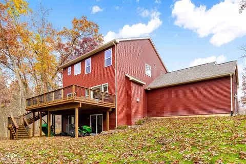 Exterior - 170 Slider, Howell, MI 48843 photo 5 of 11
