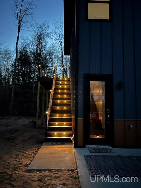 7768 N N Rdg, Munising, MI 49862 photo 16