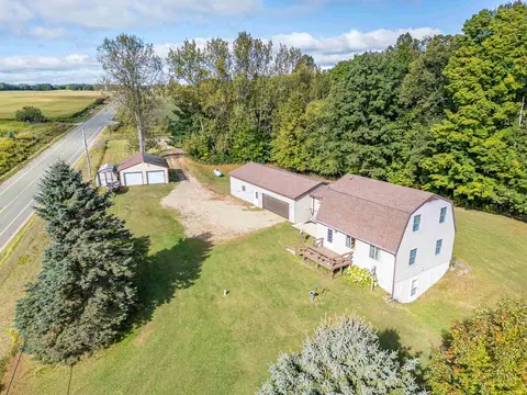 6075 E Arnold Lk, Harrison, MI 48625