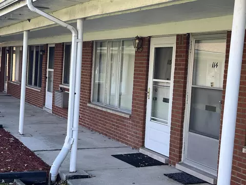 21530 Kelly #113, Eastpointe, MI 48021