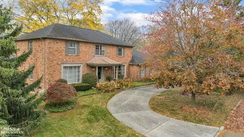 19 Cameron, Grosse Pointe, MI 48230 photo 4