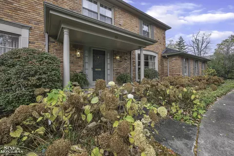 19 Cameron, Grosse Pointe, MI 48230 photo 3