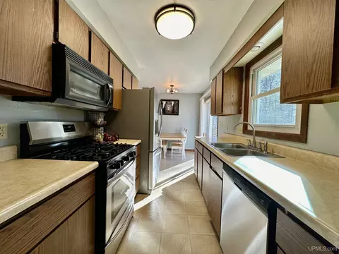Kitchen - 24 Partridge, Ishpeming, MI 49849 photo 4 of 4