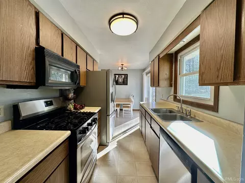 Kitchen - 24 Partridge, Ishpeming, MI 49849 photo 3 of 4
