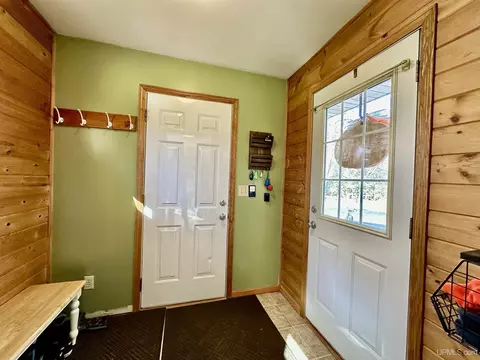 Entry Way - 24 Partridge, Ishpeming, MI 49849 photo 2 of 4