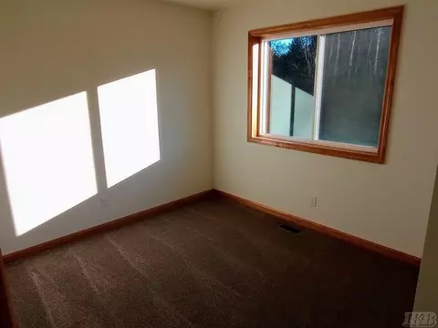 1104 Pheasant #08, Gladwin, MI 48624 photo 9