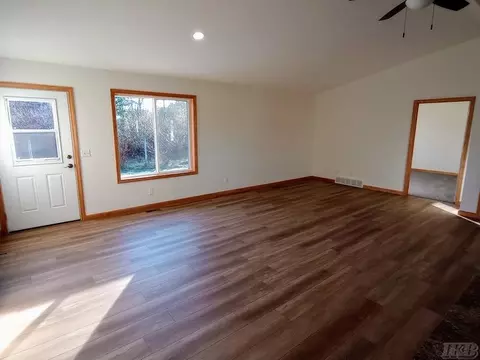 1104 Pheasant #08, Gladwin, MI 48624 photo 5
