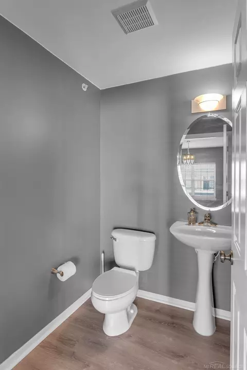 3183 Camden, Troy, MI 48084 photo 8