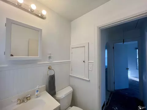 Bath - 15150 Middlebelt, Romulus, MI 48174 photo 1 of 3