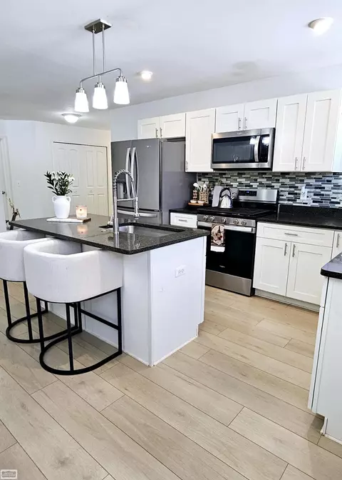 Kitchen - 928 Summer, Algonac, MI 48001 photo 2 of 4