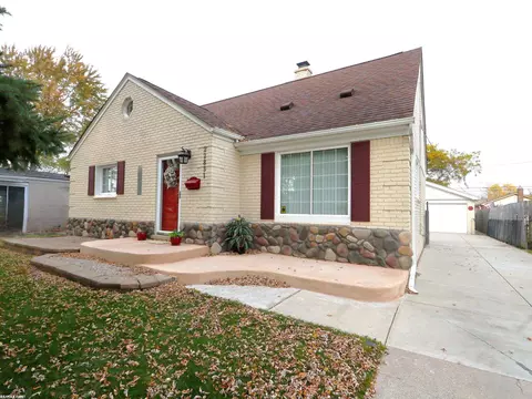 22831 Detour, Saint Clair Shores, MI 48082