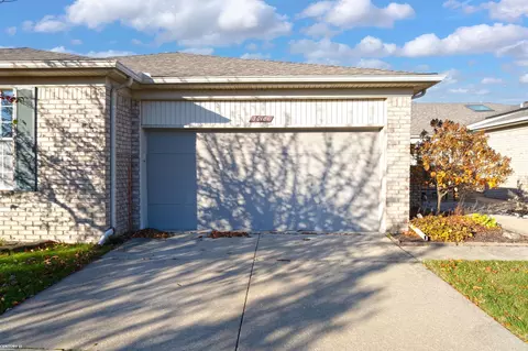 50181 Pepper Tree, Macomb, MI 48044