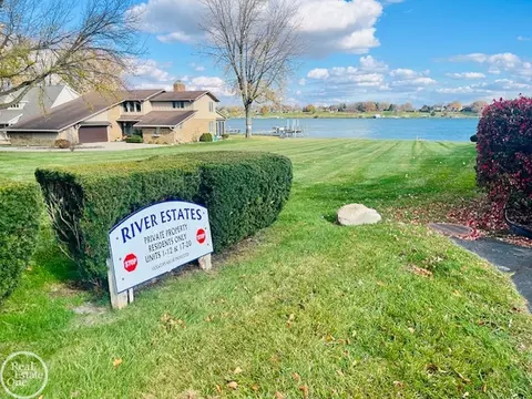 1935 N N Riv #2, Saint Clair, MI 48079 photo 27