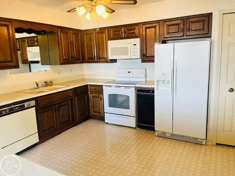 1935 N N Riv #2, Saint Clair, MI 48079 photo 8