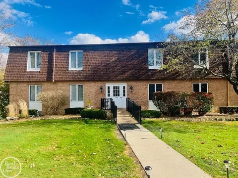 1935 N N Riv #2, Saint Clair, MI 48079