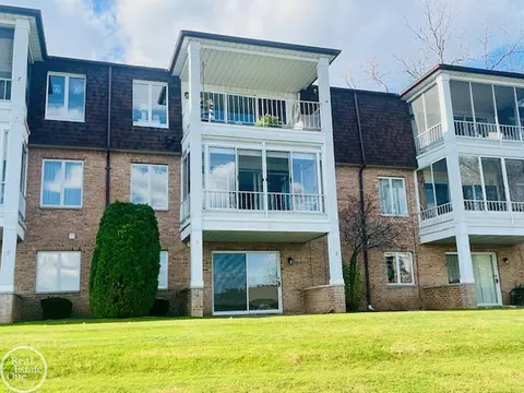 1935 N N Riv #2, Saint Clair, MI 48079 photo 2