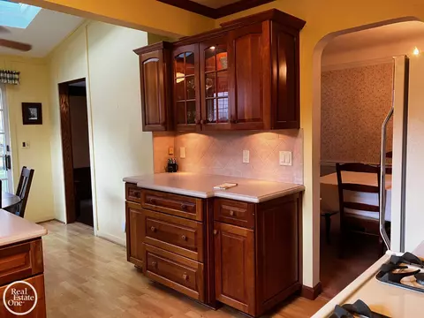 735 Hampton, Grosse Pointe Woods, MI 48236 photo 11
